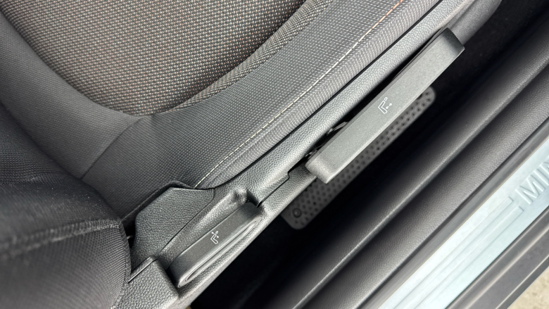 MINI Hatchback 1.5 Cooper Classic Premium 3dr Petrol Hatchback